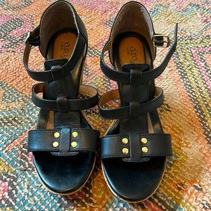 Like New Womens Eurosoft heels size 8